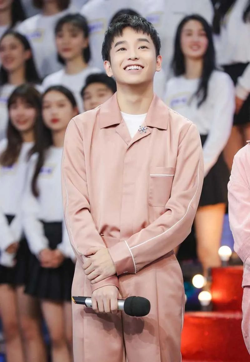 比起偶像恋爱,欺骗更令人伤心吧?