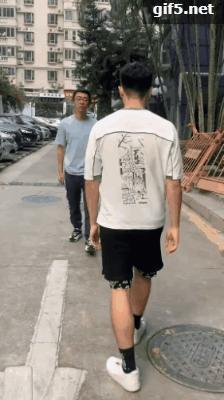 “你和异性发生过最尴尬的事!笑得我差点当场去世了…”哈哈哈哈哈哈哈哈哈