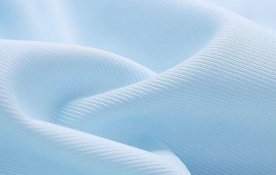 怎么正确涂防晒霜不会假白,涂了防晒霜被晒红