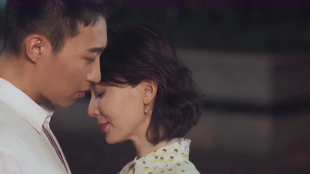 凌晨2点为他流眼泪，他却问小姐你谁？｜钟情妄想的爱