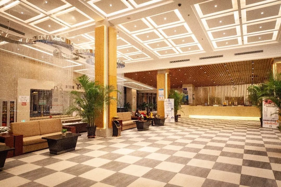 「温泉盛宴狂欢开启」只需28.1元!金水湾金水湾超大浴场两万平(单人洗浴+游泳),游玩旅行的快乐,内含洗浴,游泳,汗蒸,大屏观影