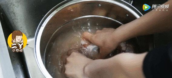 为什么排骨焯水过后煮还是有浮沫,牛排骨焯水后如何去腥