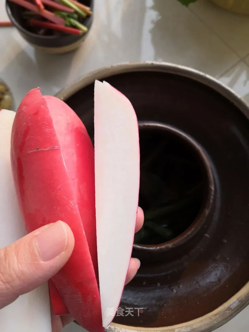 教大家做好吃爽口的四川泡菜，口感脆生，开胃解腻