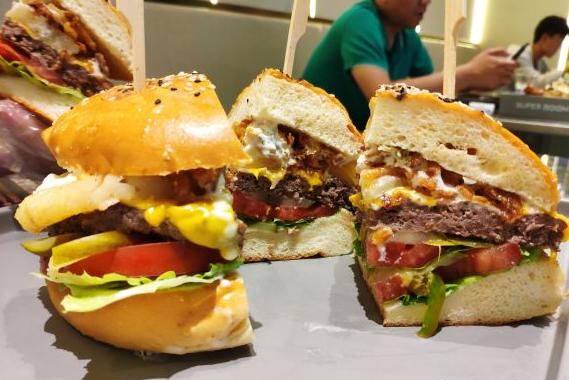 不想一本正经就捣蛋,不想搞学习就想吃喝玩