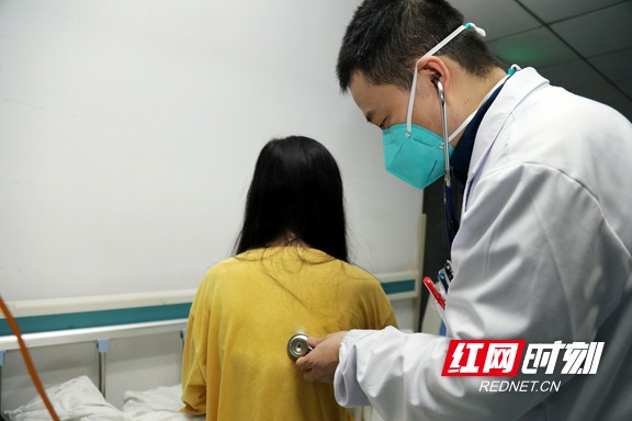 30岁女子脱发严重什么原因,33岁女性脱发严重是什么原因