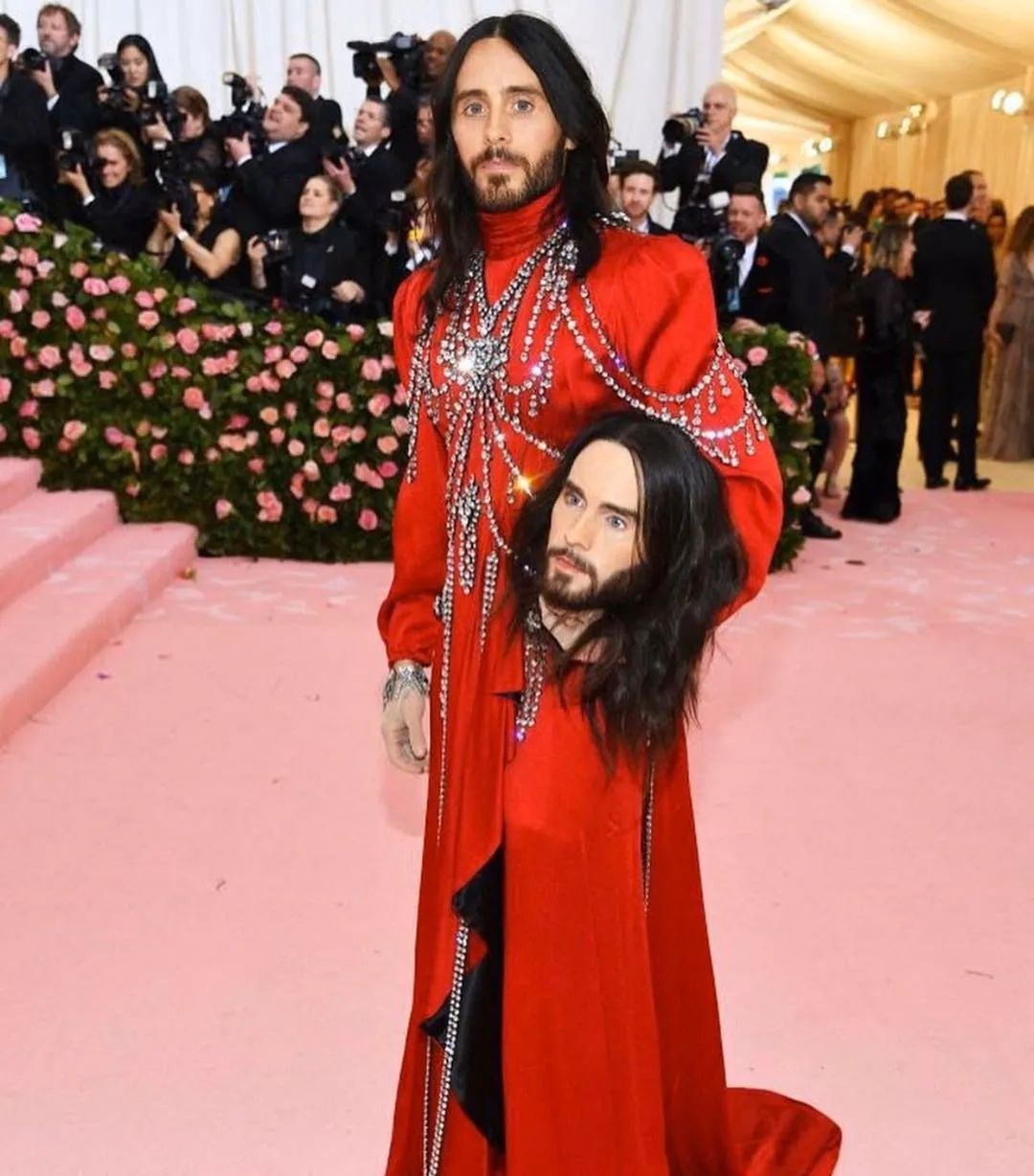 大都会盛典“十年回忆杀”，看戏精时尚如何挑战庶民的审美