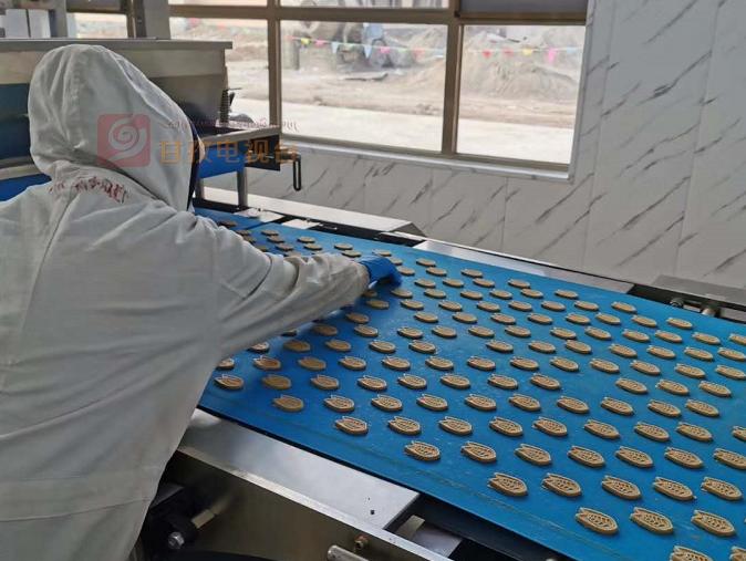 奋进甘孜小康之路丨致富有路脱贫有门甘孜县打造特色产业品牌