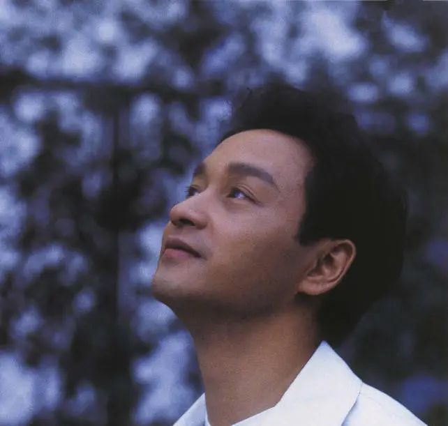 尼龙校草｜你的夏日运动场，就差这位复旦排球队帅哥朱启航了