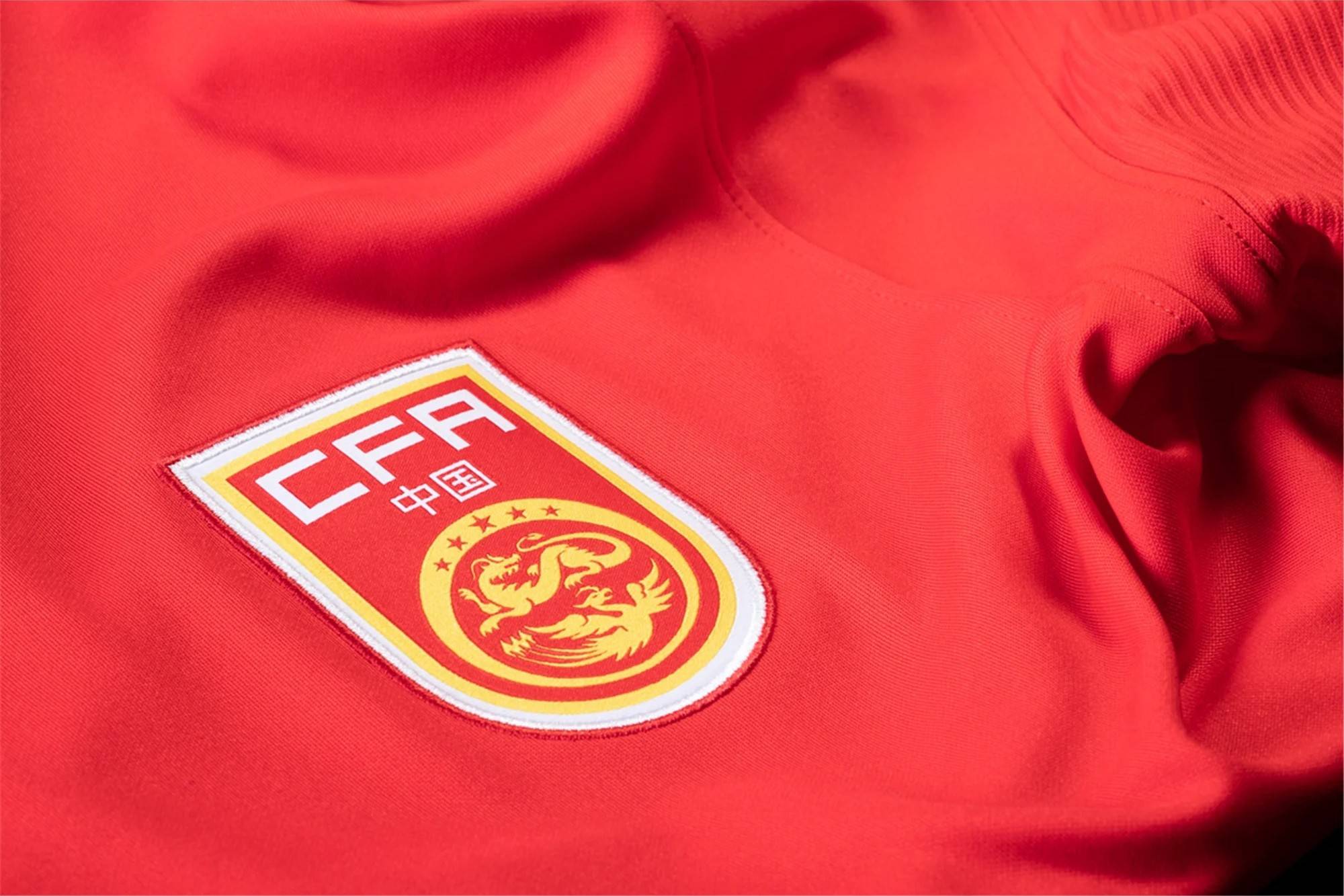 售价约640元，美国网站开售2020版中国男足主客场球衣