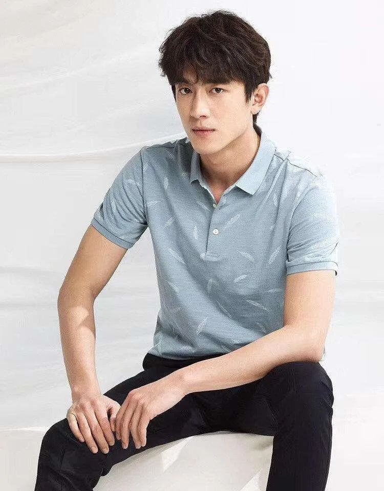 雷佳音怎么回事,优衣库雷佳音