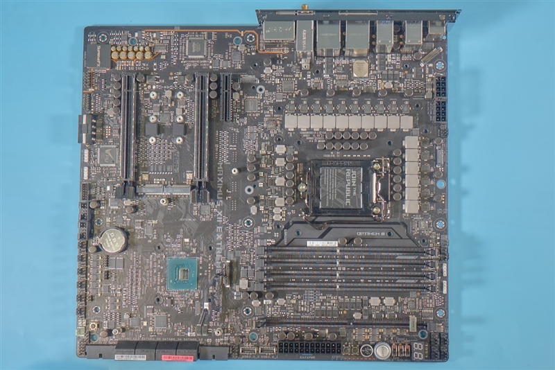 华硕ROGMAXIMUSXIIEXTREME主板评测：为什么它能值8999元