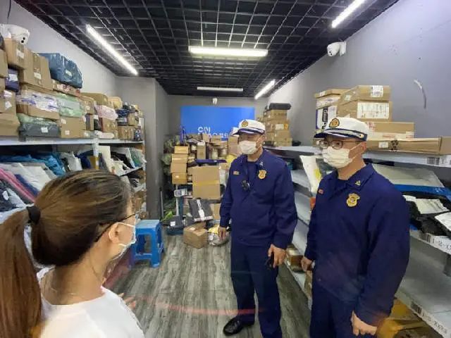 外卖小哥身陷火海,43岁外卖员死亡原因