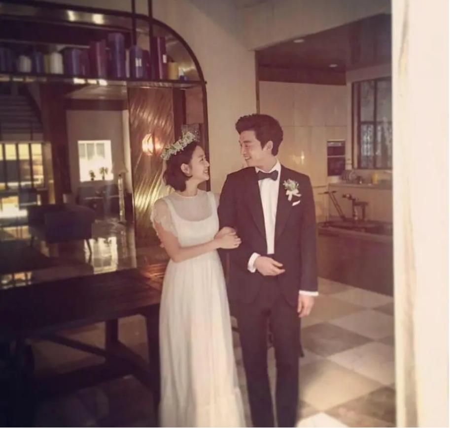 曾因长相被骂到注销账号，这位韩国单眼皮女孩颠覆了我们的审美....