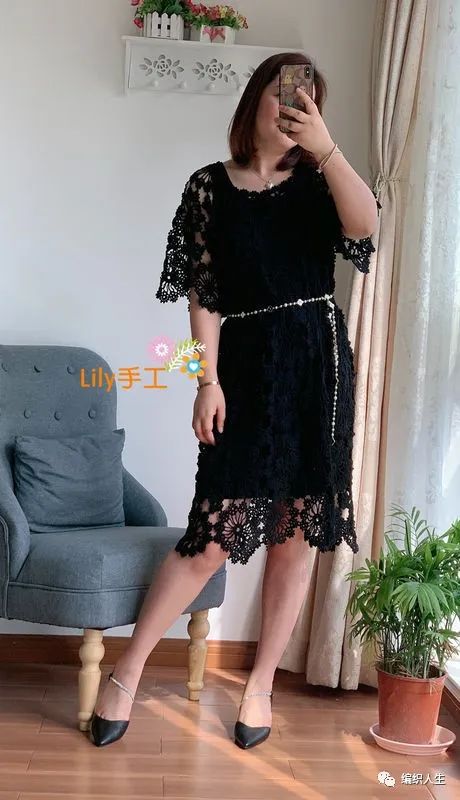 花涧溪：女士夏季钩针套头拼花连衣裙（有编织图解）