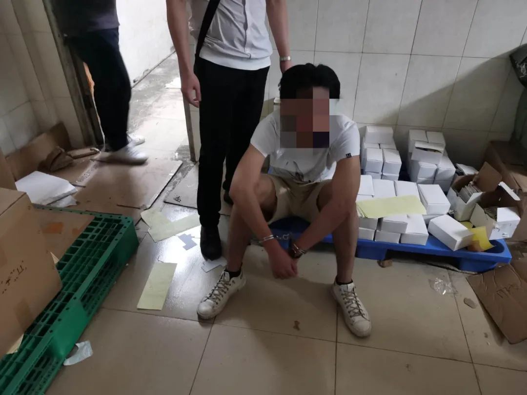 大牌香水小样正品靠谱吗,大牌香水特价猫腻