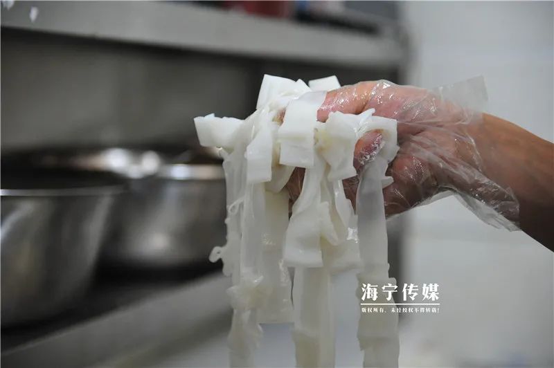 27岁姑娘开店胖40斤,27岁姑娘卖美食胖了40斤