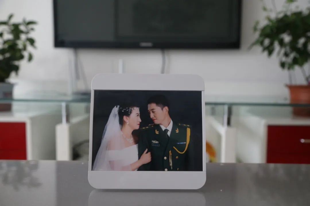 你守护祖国我来守护你,你用青春守护祖国我用青春守护你