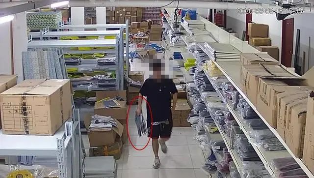 客服小伙突然豪买宝马劳力士，还给女友买LV包！真相大跌眼镜……