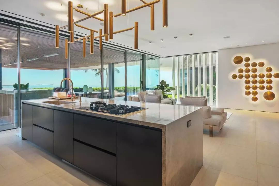 给大家介绍一下3000万的豪宅,价值10亿这样的豪宅你见过吗