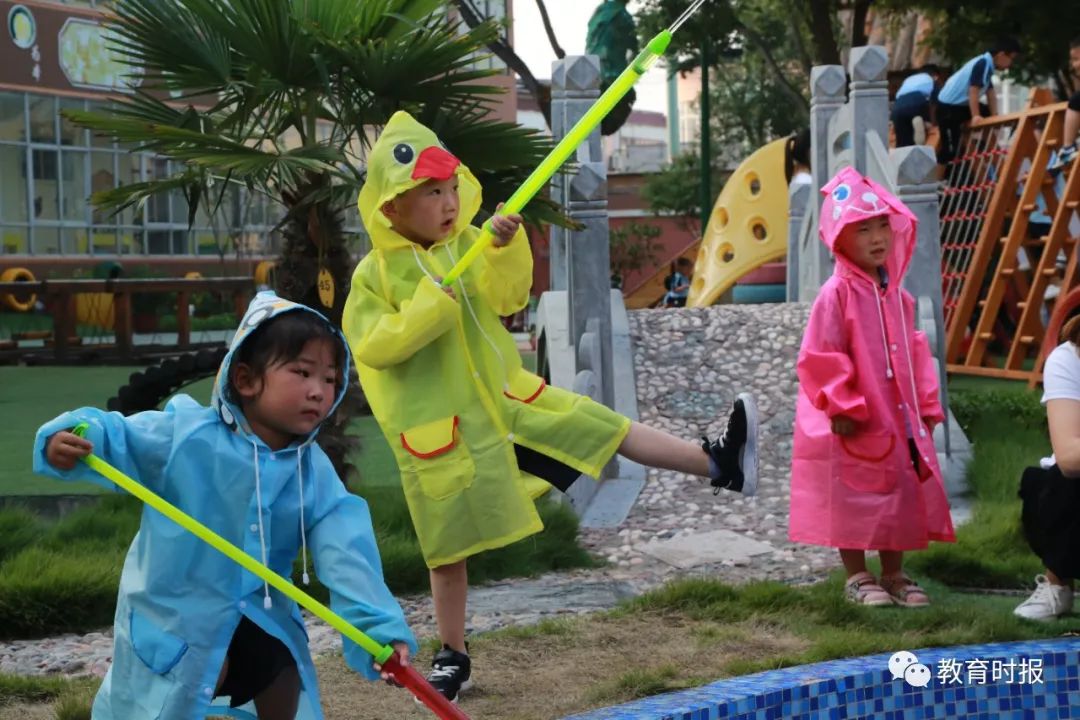 收取“防疫费”、筹钱买空调……家委会风波又起,问题出在哪?