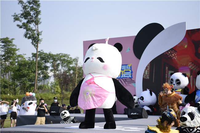成都到处都是可爱的熊猫,整个成都的熊猫