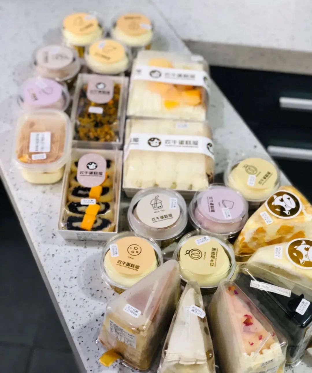 一年卖出28万颗雪媚娘！网红鼻祖欢牛用三个套路霸占杭州市场