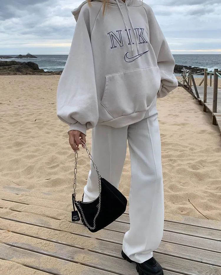 别追BM风了，今年做个NIKE女孩吧