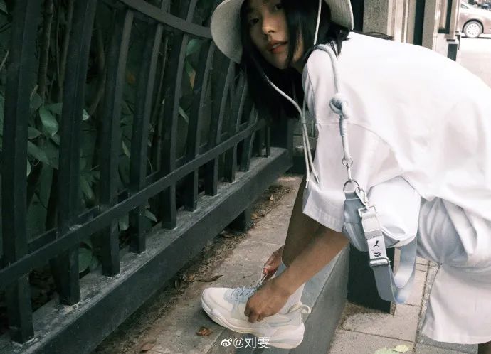 买了100双鞋,买了双500的鞋子