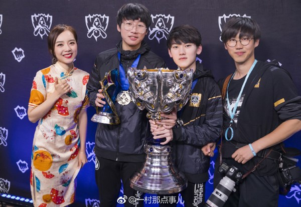 知名电竞选手uzi,uzi网吧视频