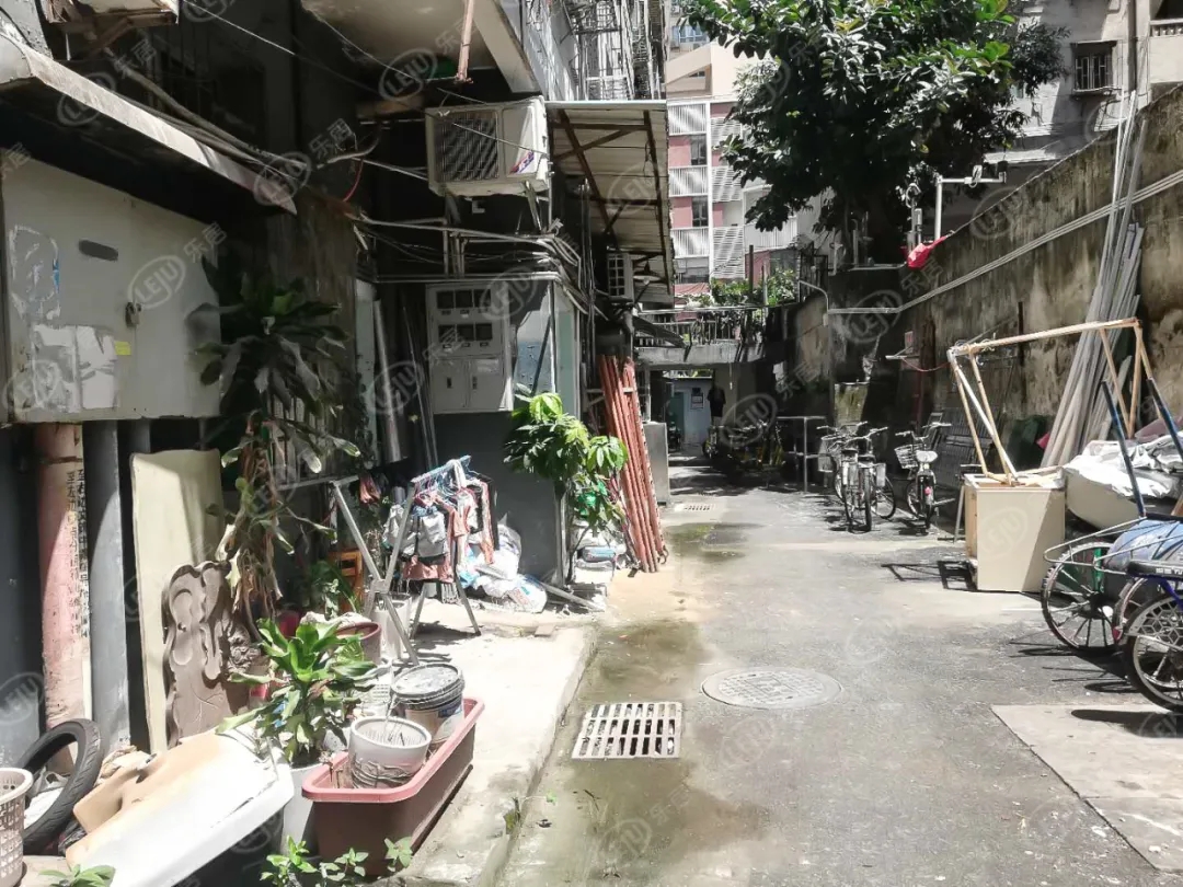 实探楼盘工程进度,实探现房改善楼盘