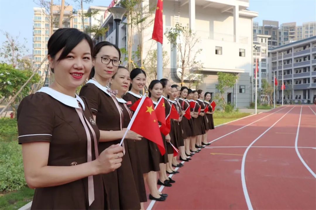 南宁凤翔路小学校园环境,每所学校都是好学校处处是好学区