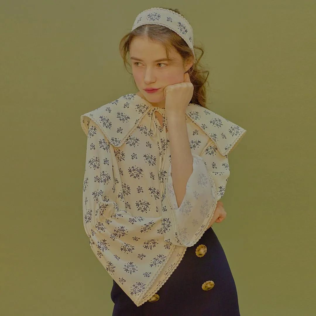 blackpink泫雅摆尾,blackpink全员观看泫雅舞台