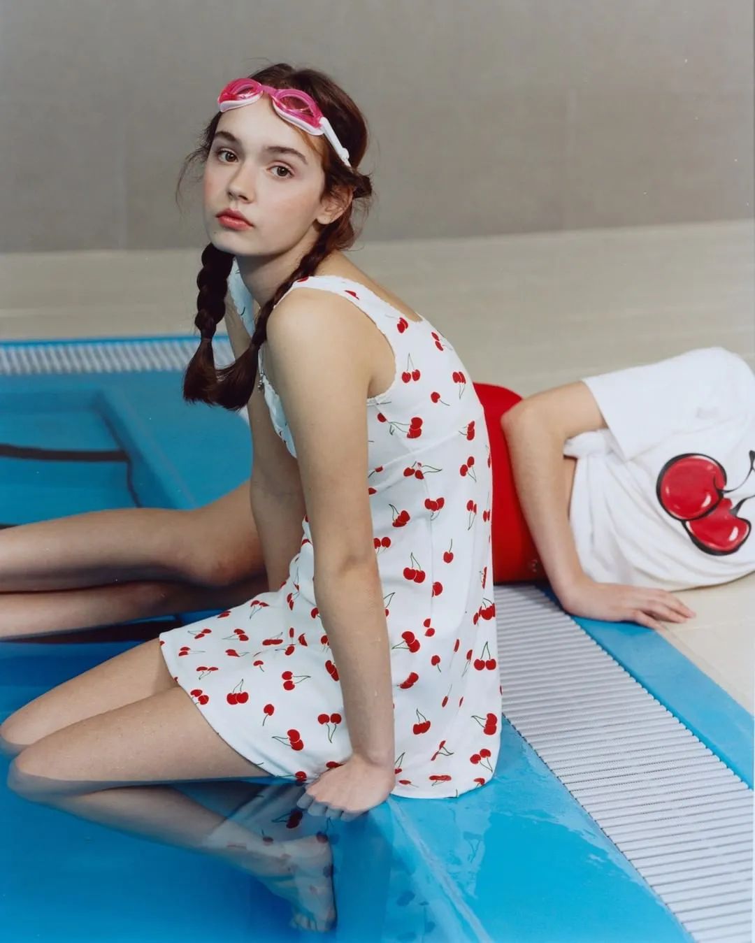 blackpink泫雅摆尾,blackpink全员观看泫雅舞台