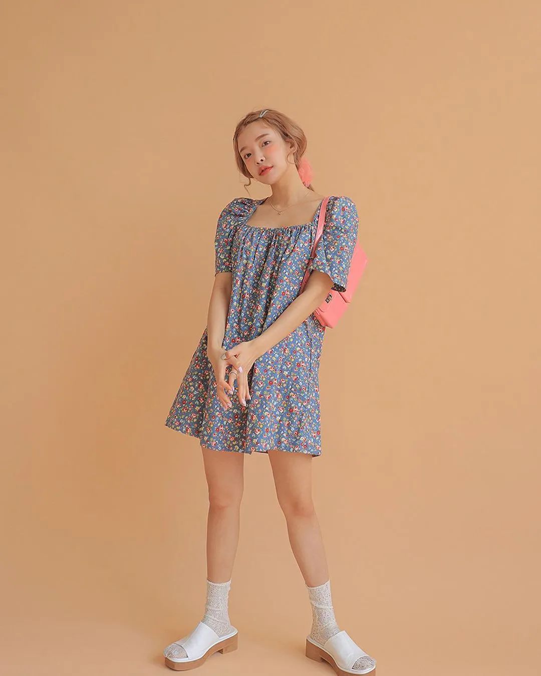 blackpink泫雅摆尾,blackpink全员观看泫雅舞台