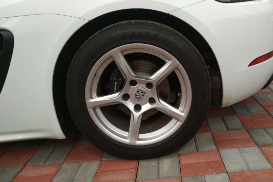 718boxster舒适体验,保时捷718boxster保养时打开敞篷