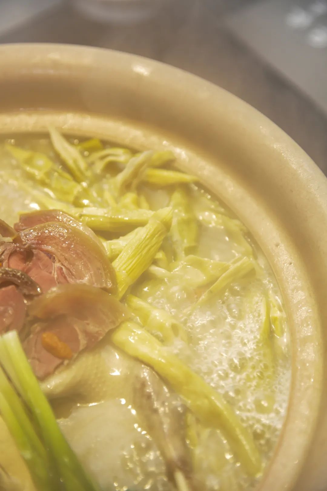 伏天吃鸭！这原汁原味神仙老鸭汤，地道杭州鸭煲味！还能外送到家！赶紧来一碗吧