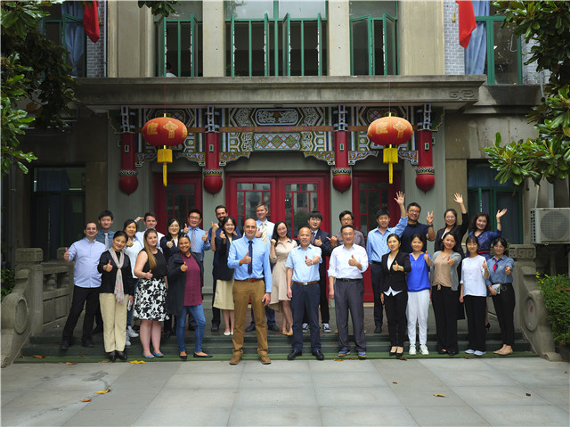 在十三中，“炼成”学霸握手世界名校