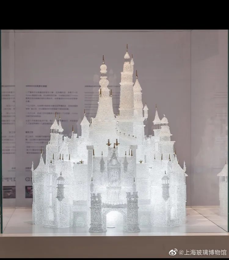 上海玻璃博物馆,博物馆文物被撞坏了