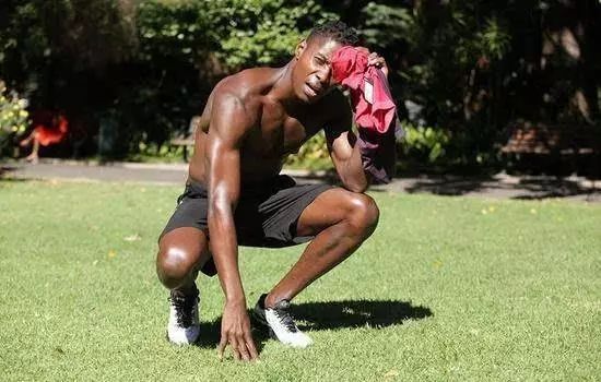 夏季跑步怎么防蚊虫,夏季热天跑步应该怎么训练