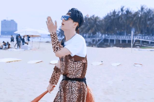 鐖辫眴灞婄殑cosplay,鐖辫眴瓒呰繕鍘焎os