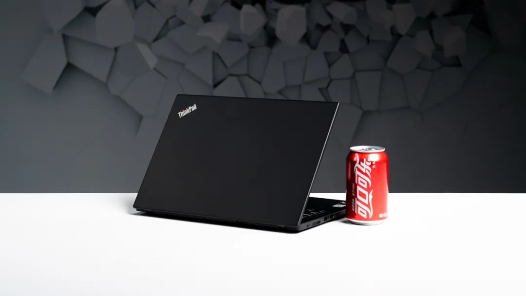 聊一款配置极高的薄型笔记本,聊一台真正的轻薄笔记本