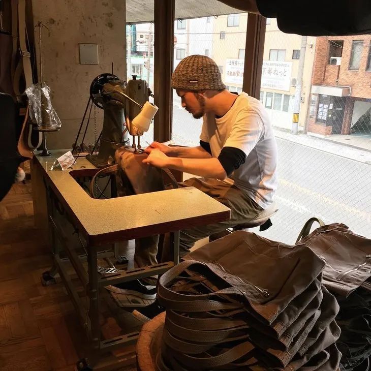 王漫妮同款包包帆布包搭配,王漫妮同款包拼接