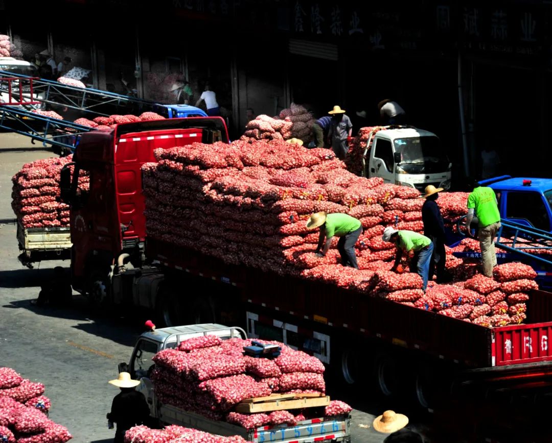 保企业就是保就业,银行贯彻落实六稳六保的措施