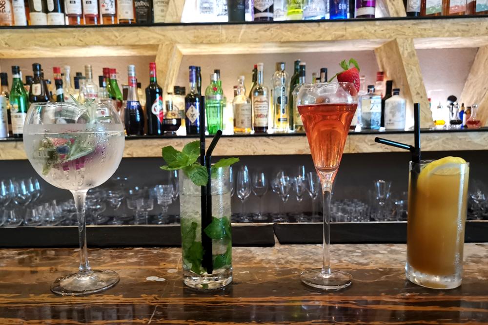 成都的夜，回归了！整个8月，大牌集体跨界酒吧推联名好酒好食，特惠来了→