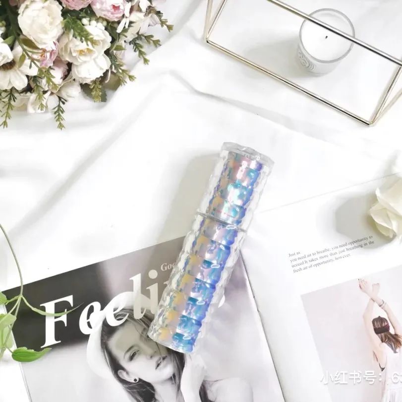 大家都在追《三十而已》,我却偷偷看了看她的化妆台