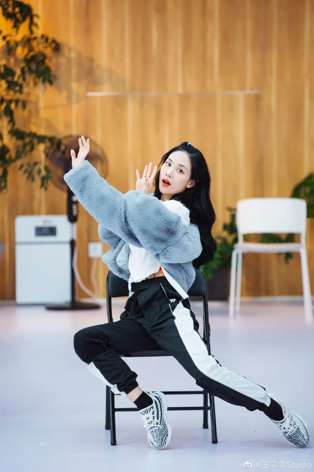 《姐姐》到四公，姐姐们已成专业运动鞋鉴赏团