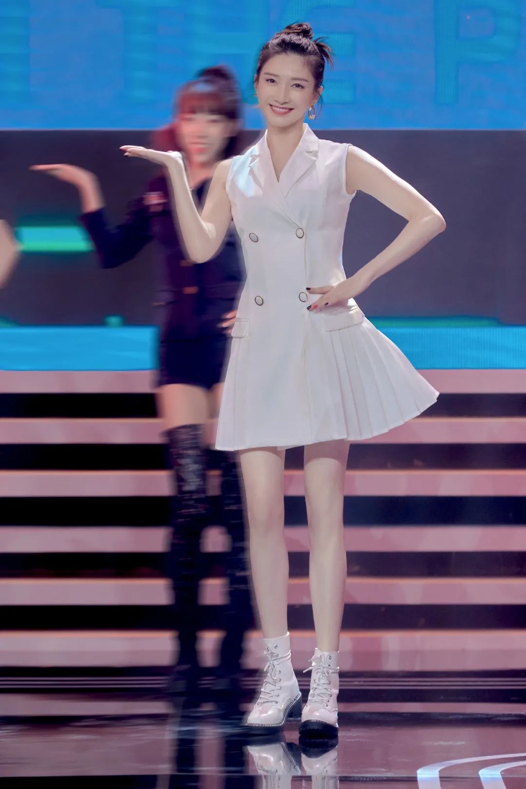 和猫咪接吻会怎么样,猫咪被亲了瞬间感觉不干净了