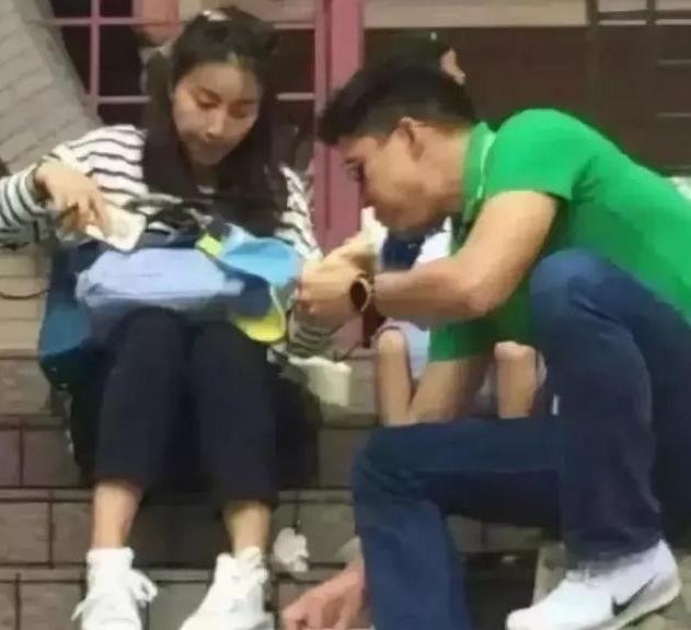 奚梦瑶自曝生活迁就何猷君,奚梦瑶哪一年跟何猷君在一起