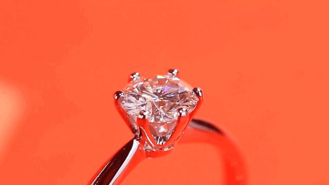 踢爆垄断全球的“钻石*局骗**”