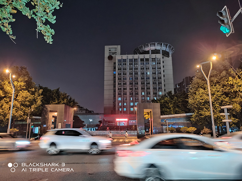 腾讯黑鲨游戏手机3S开箱：风格仍然鲜明，娱乐体验继续提升